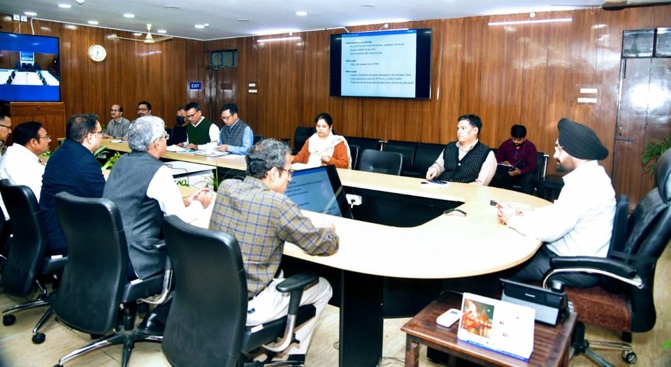 मुख्य सचिव डॉ. एस. एस. संधु ने प्रदेश में एयर कनेक्टिविटी को बढ़ाये जाने के साथ ही हैलीपैड्स और हेलीपोर्ट्स के निर्माण की प्रगति की समीक्षा की